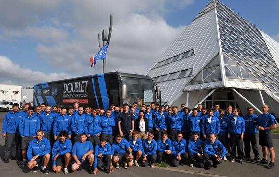 LES COULISSES DU TOUR DE FRANCE